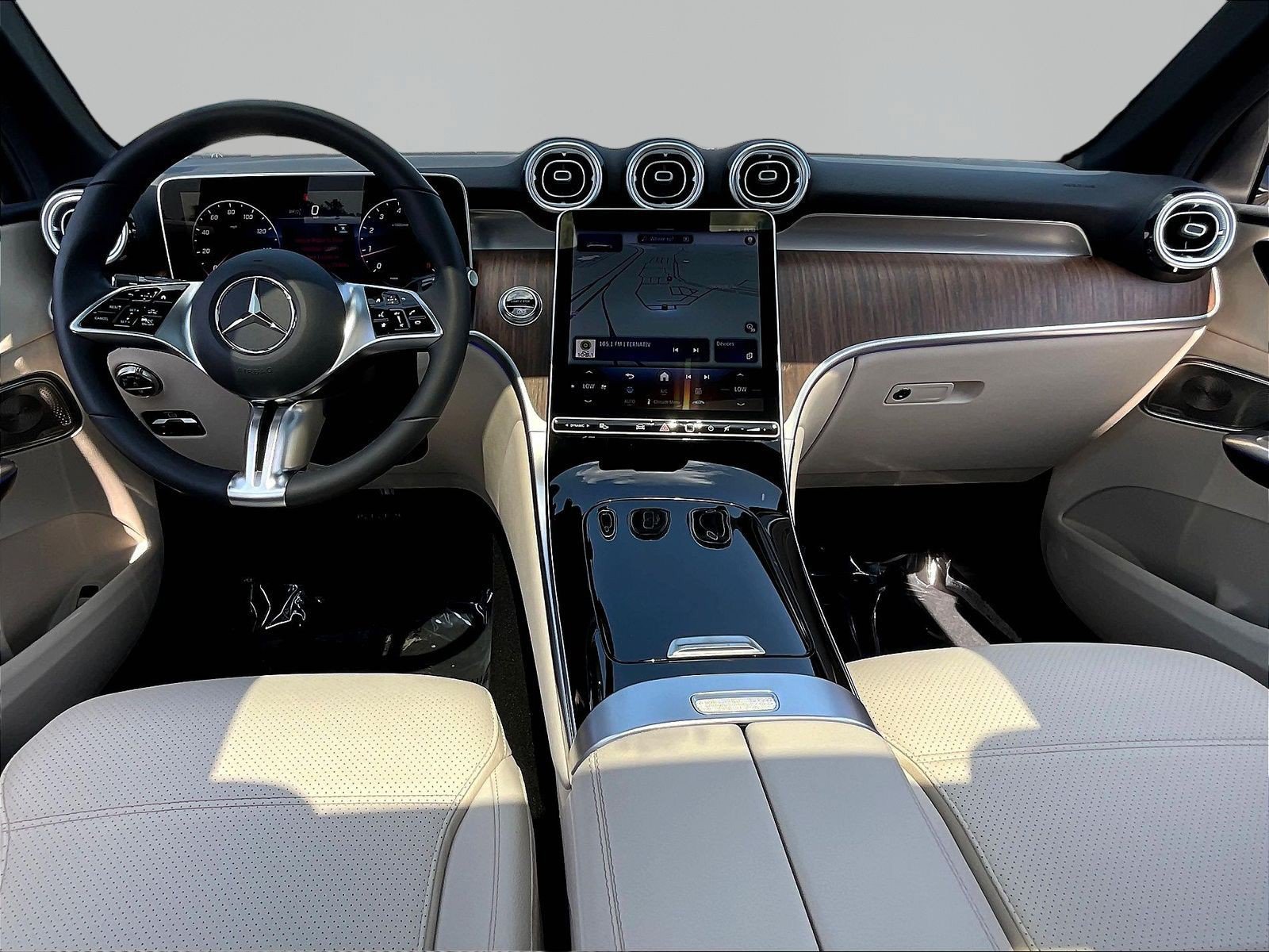 Used 2026 Mercedes-Benz GLC 300 4MATIC image 7