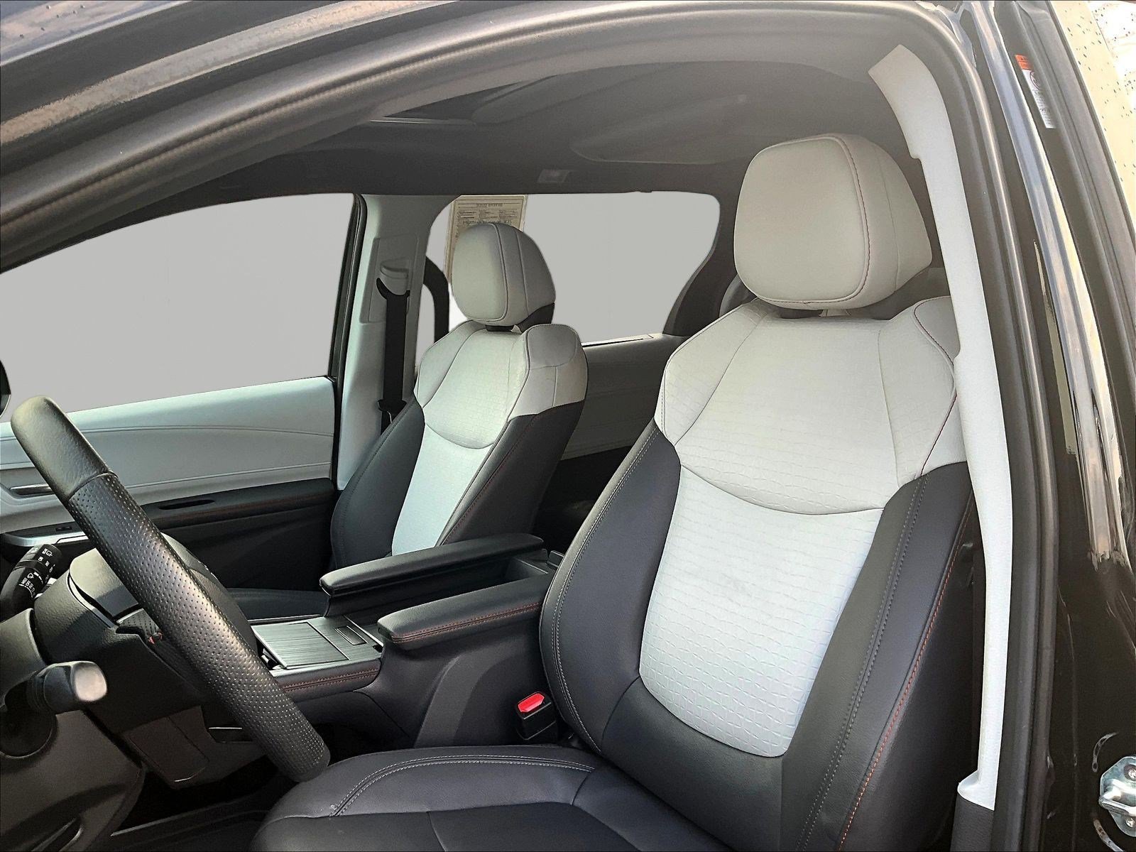 Used 2023 Toyota Sienna XSE w/ XSE Plus Package AWD/4WD image 21