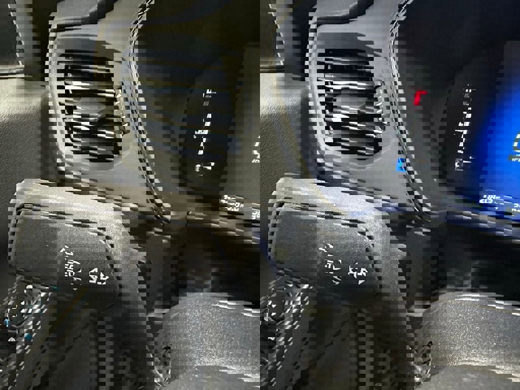 Used 2025 Ford Escape ST-Line image 21