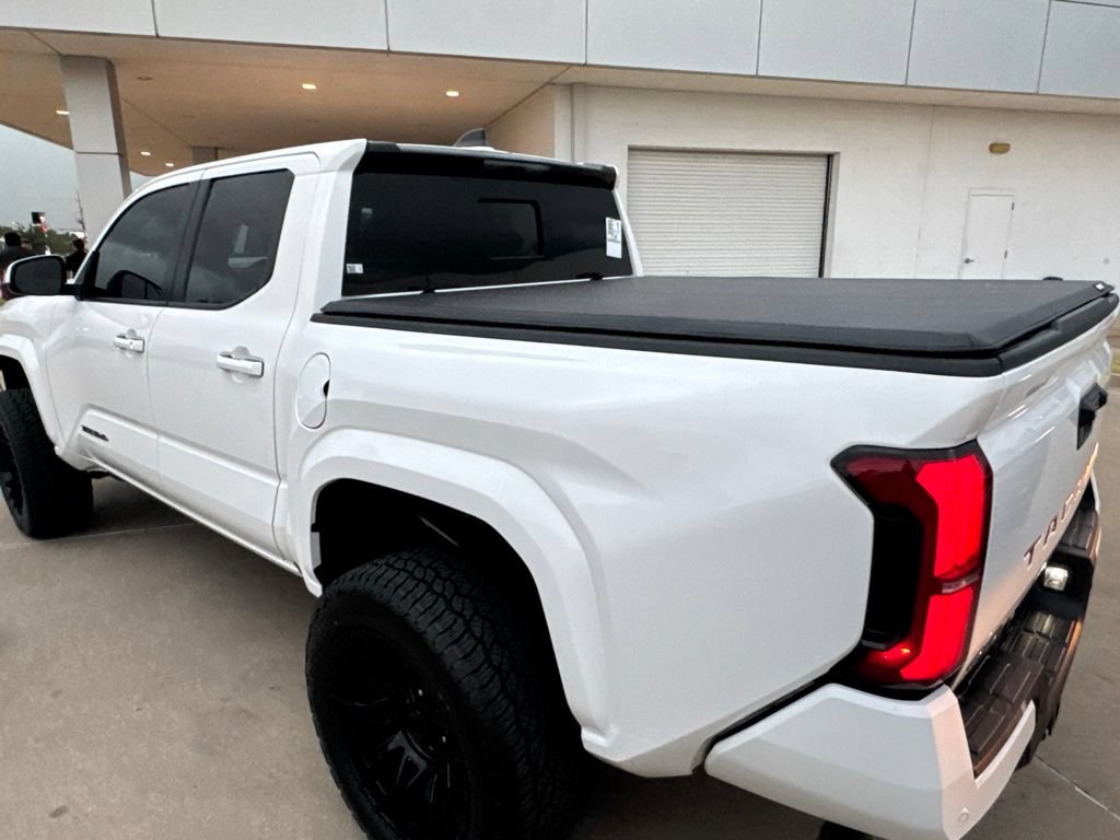 Used 2024 Toyota Tacoma SR5 AWD/4WD image 5