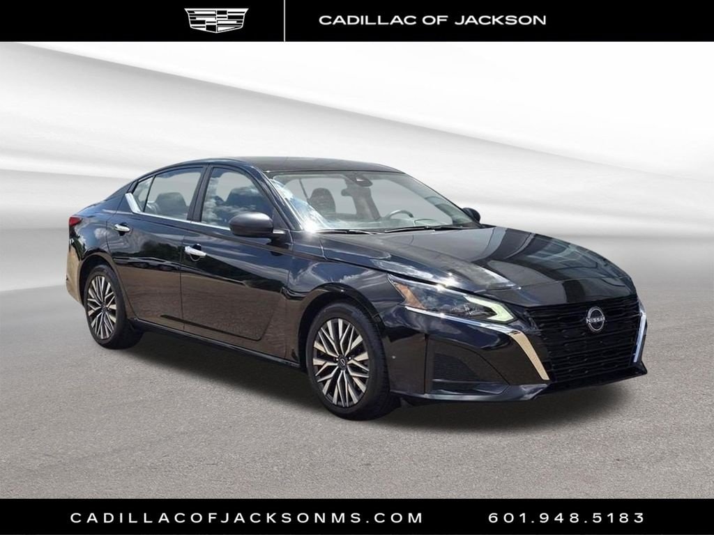 Used 2025 Nissan Altima 2.5 SV FWD image 5