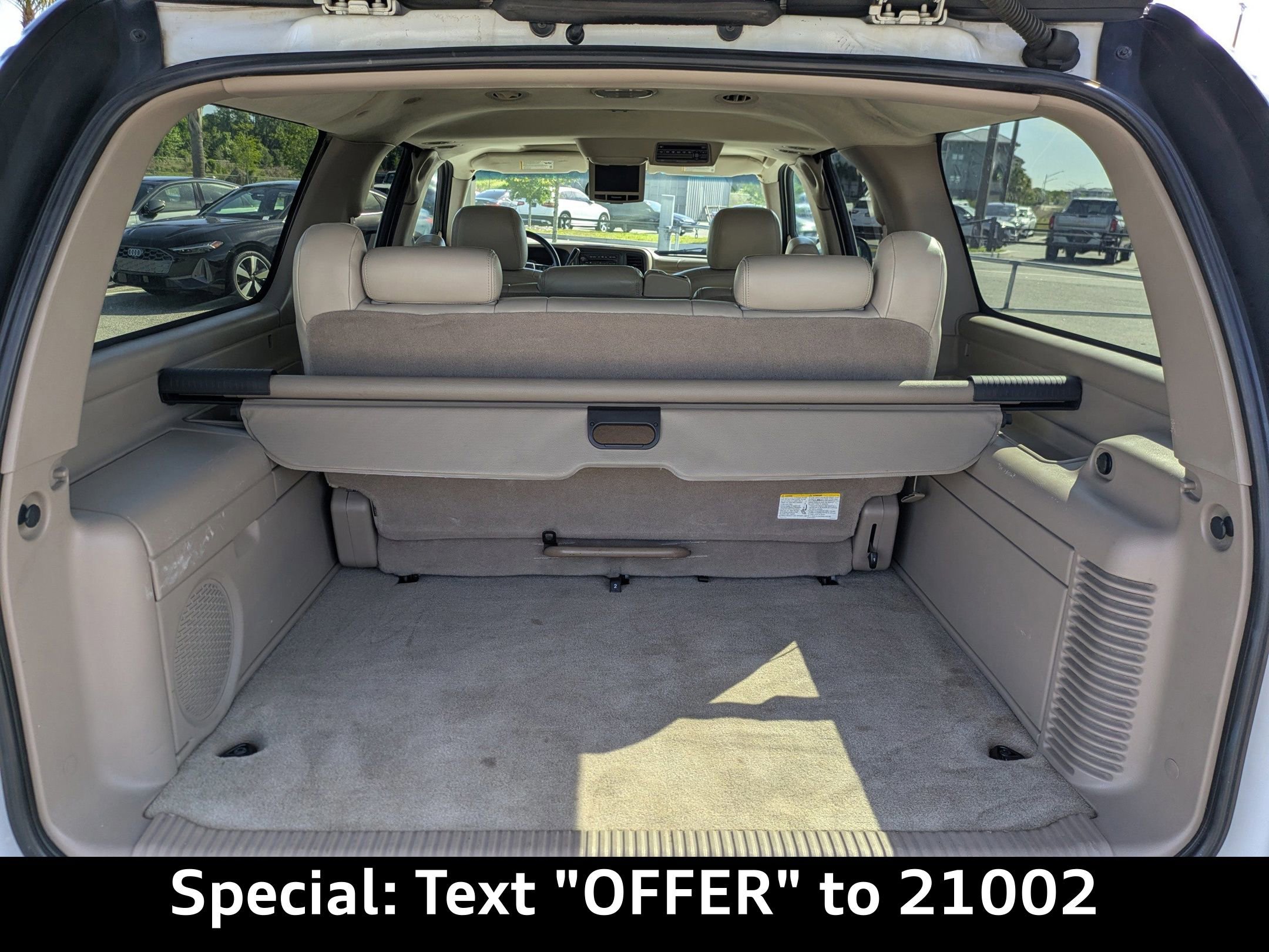 Used 2006 Chevrolet Suburban Z71 w/ Z71 Preferred Equipment Group RWD image 12