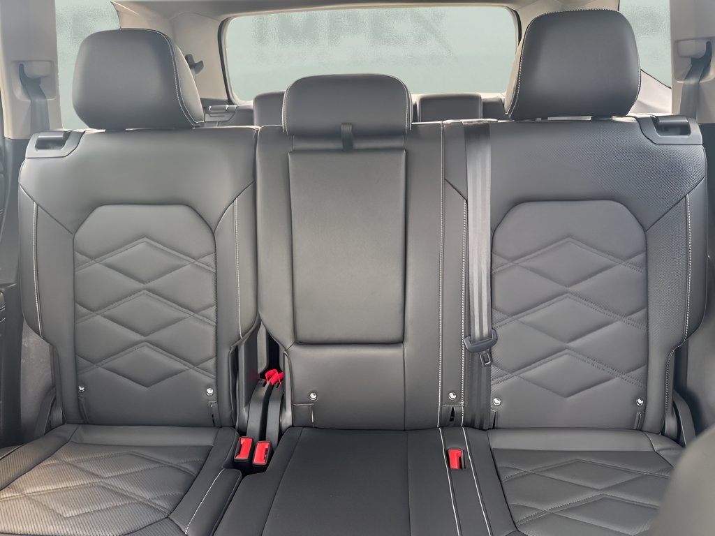 Used 2026 Volkswagen Atlas SE FWD image 11