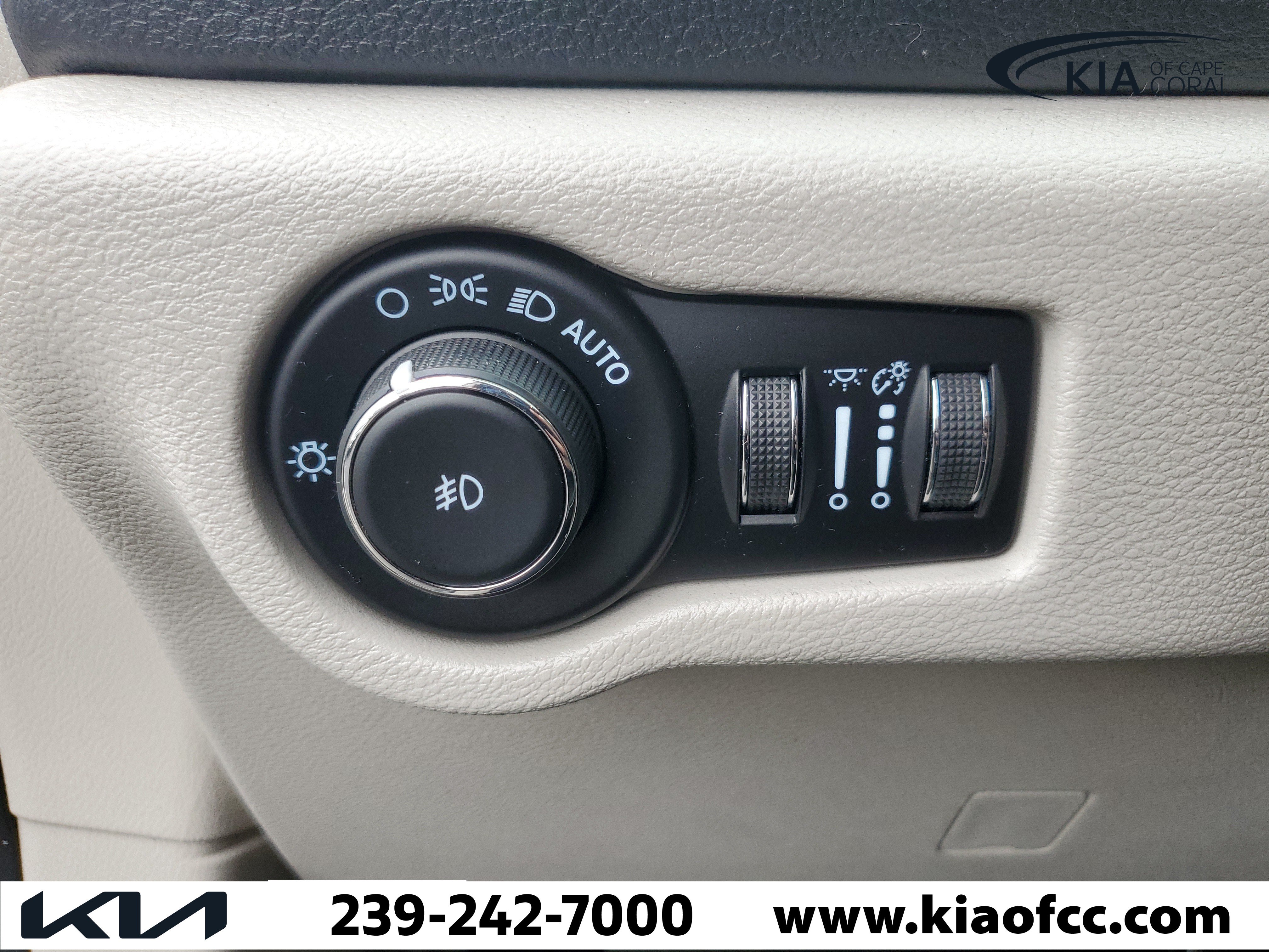 Used 2022 Chrysler Pacifica Limited FWD image 30