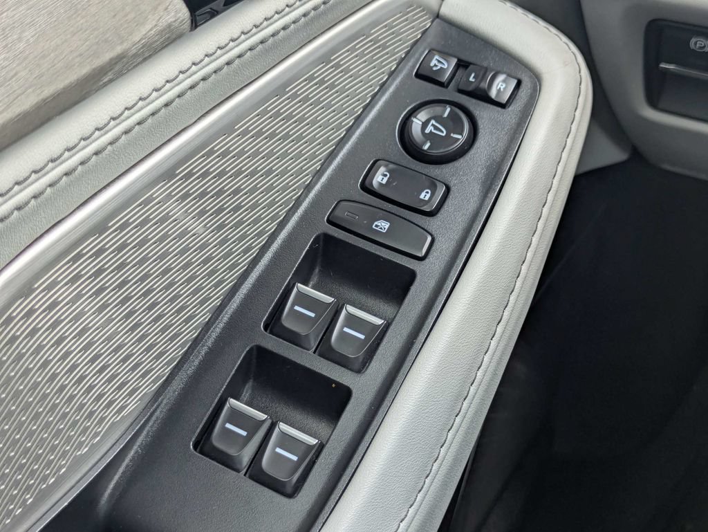 Used 2023 Acura MDX SH-AWD w/ Advance Package image 27