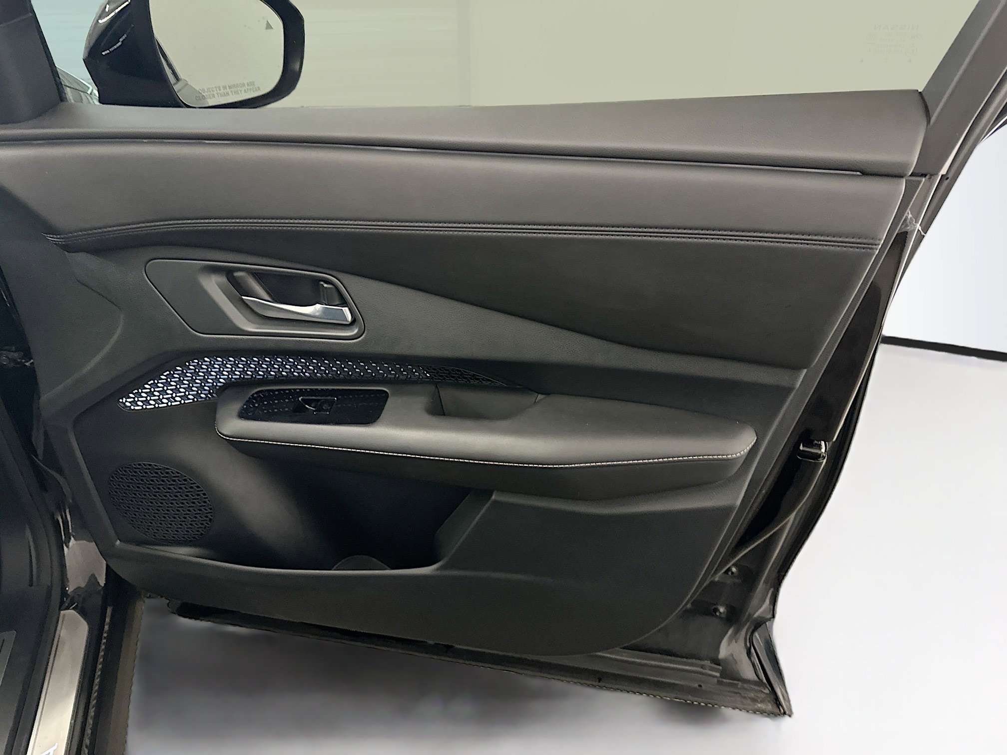 Used 2023 Nissan Ariya AWD image 35