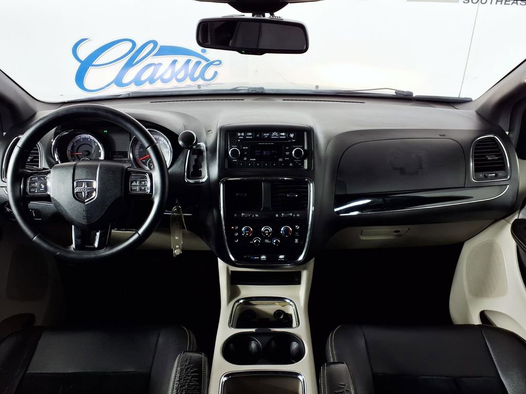 Used 2017 Dodge Grand Caravan SXT FWD image 15