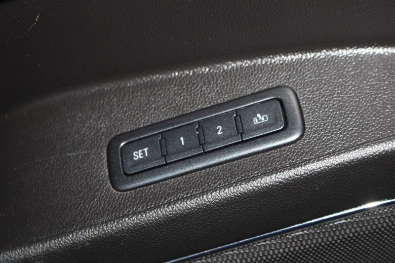 Used 2015 Chevrolet Suburban LT image 13