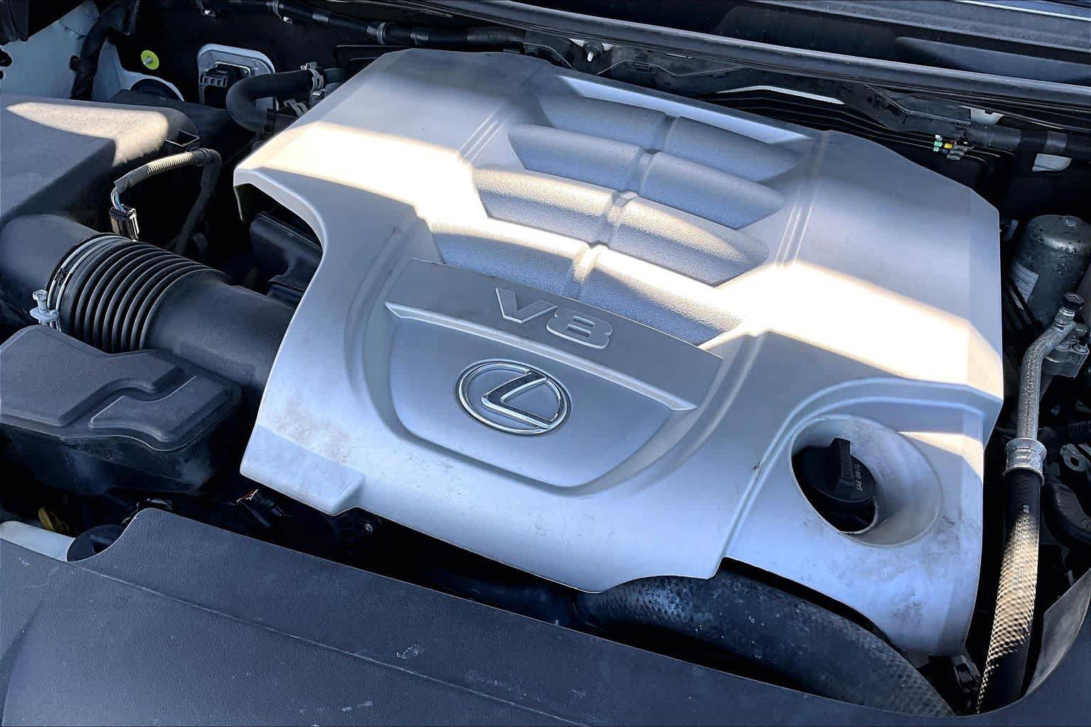 Used 2021 Lexus LX 570 4WD w/ Luxury Package image 30