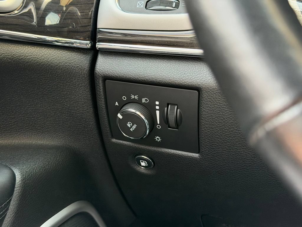 Used 2016 Jeep Grand Cherokee High Altitude AWD/4WD image 18