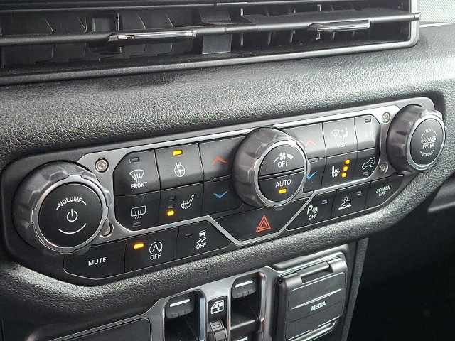 Used 2024 Jeep Wrangler Unlimited Sport AWD/4WD image 17
