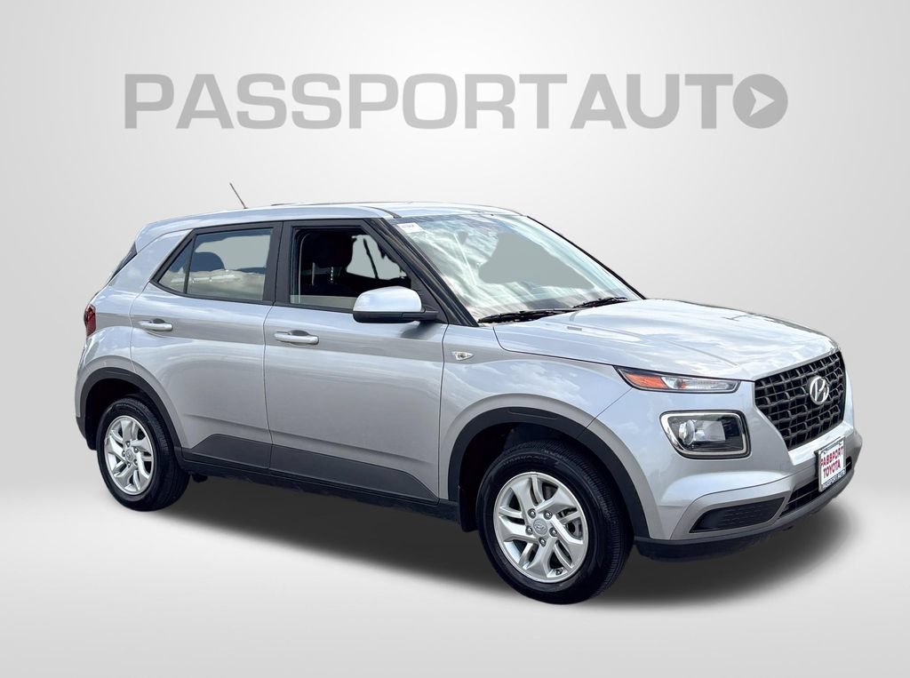 Used 2025 Hyundai Venue SE FWD image 11