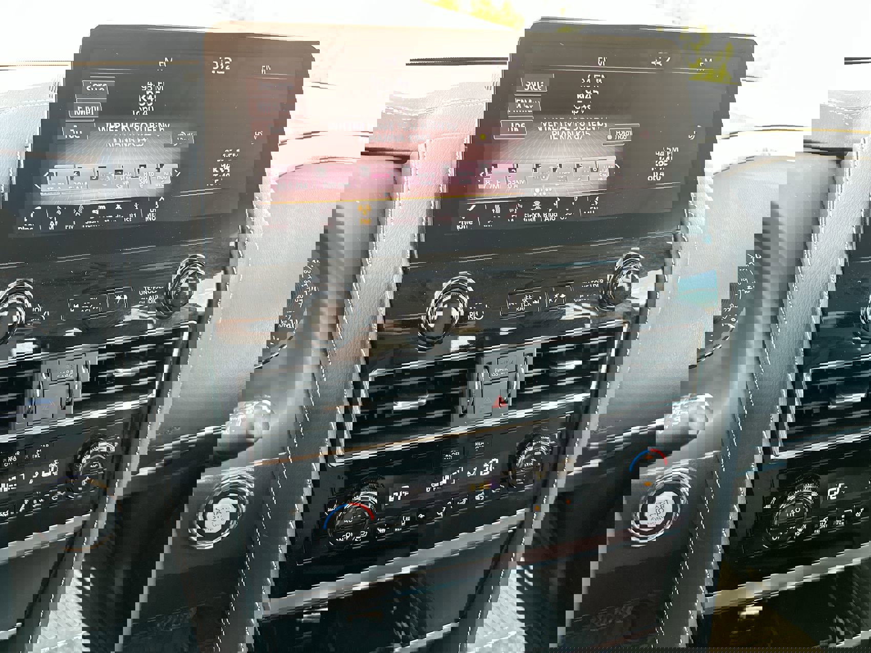 Used 2024 INFINITI QX80 Premium Select w/ All-Season Package image 16