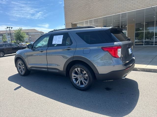 Used 2023 Ford Explorer XLT w/ Equipment Group 202A AWD/4WD image 2