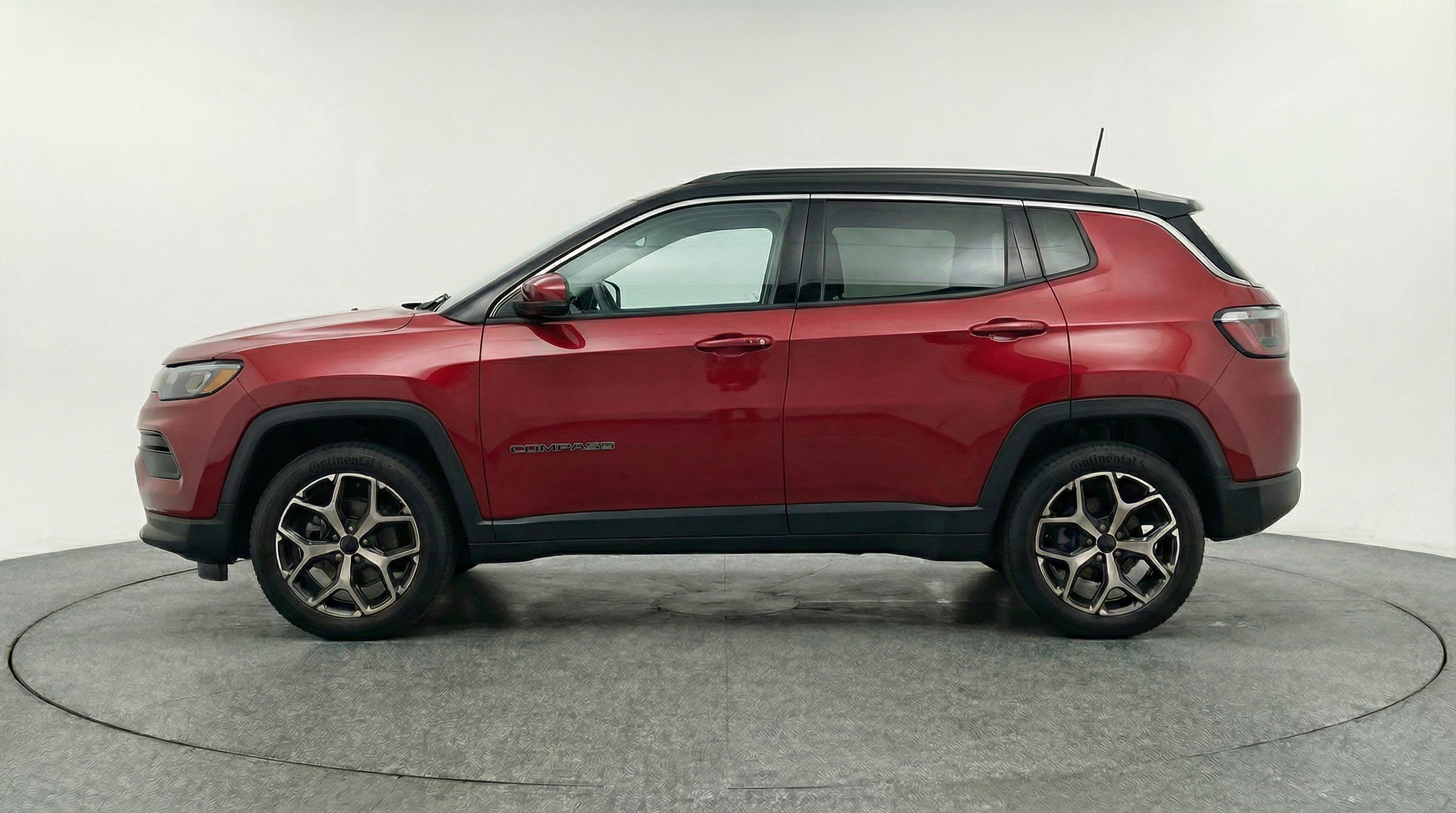 Used 2025 Jeep Compass Limited image 5