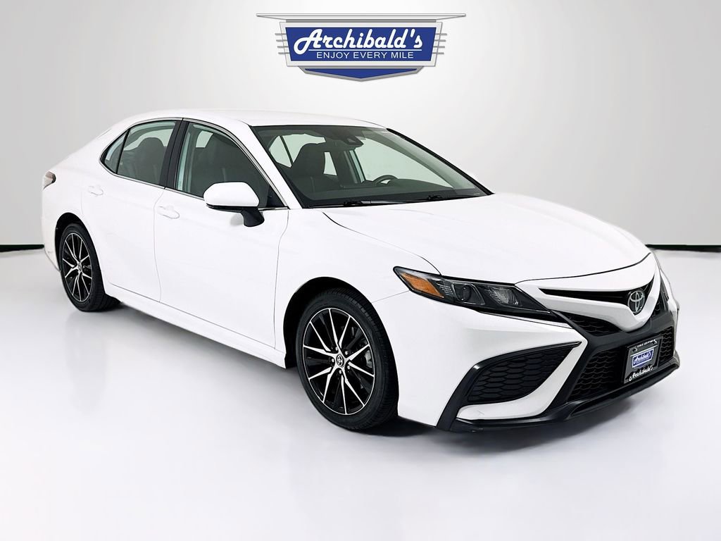 Used 2024 Toyota Camry SE