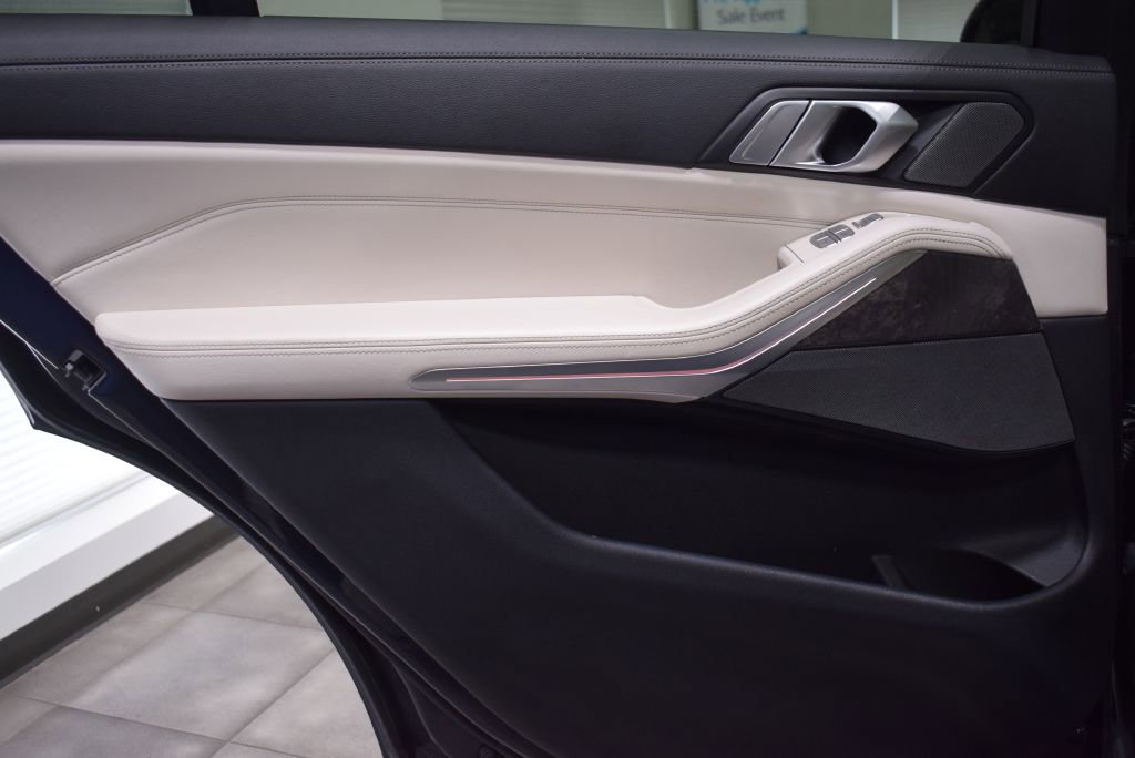 Used 2020 BMW X7 xDrive40i w/ Premium Package image 12