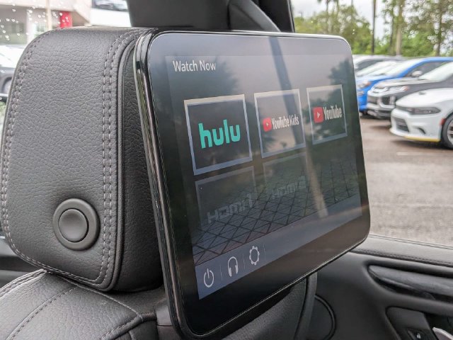 Used 2024 GMC Yukon XL Denali w/ Advanced Technology Package AWD/4WD image 16