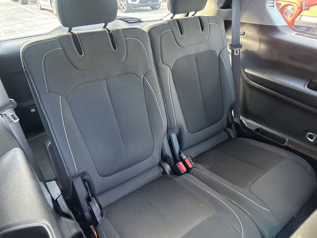 Certified 2023 Jeep Grand Cherokee L Laredo image 30