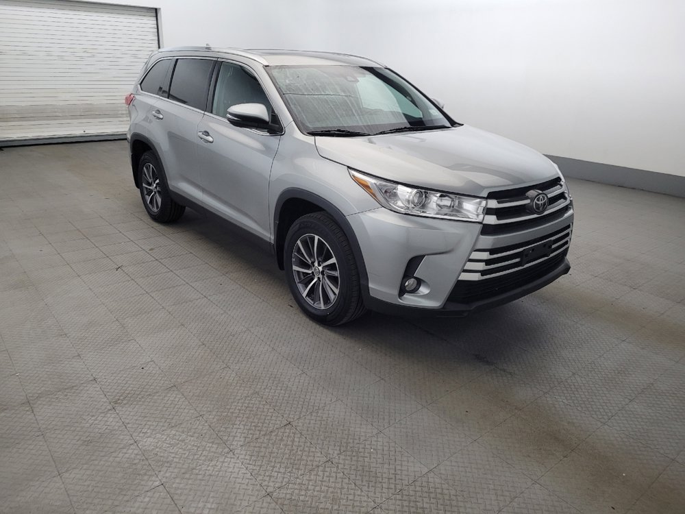 Used 2019 Toyota Highlander XLE w/ Carpet Mat Package (TMS) image 13