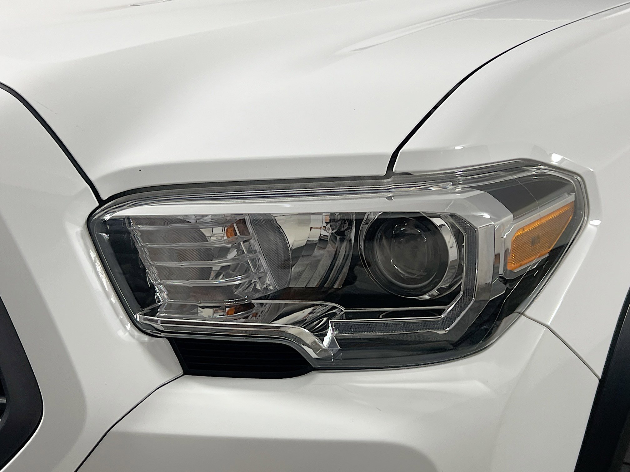 Used 2021 Toyota Tacoma TRD Off-Road image 11