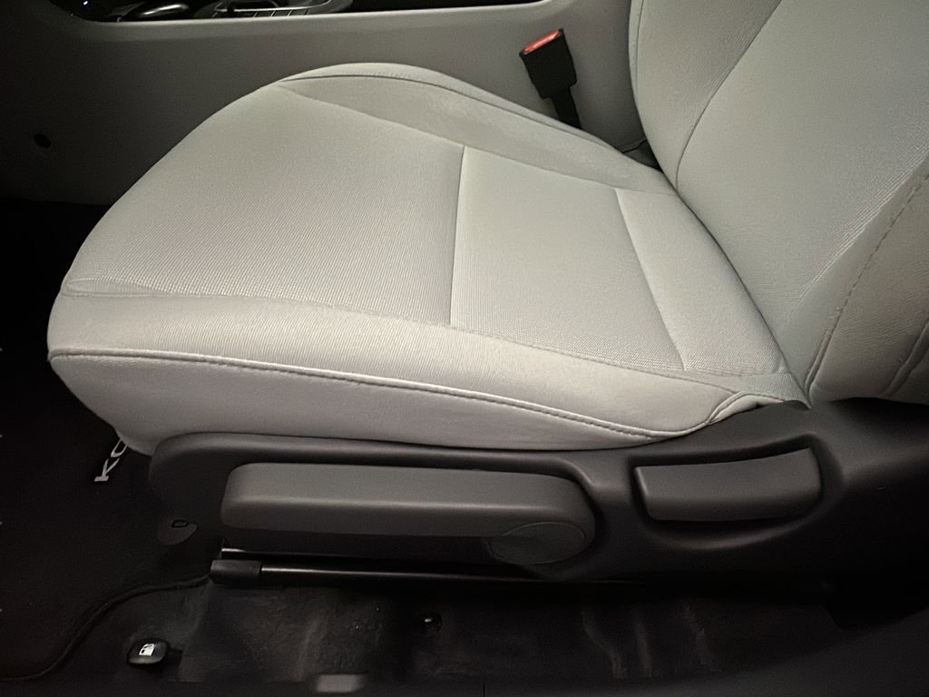 Certified 2025 Hyundai Kona SE image 10