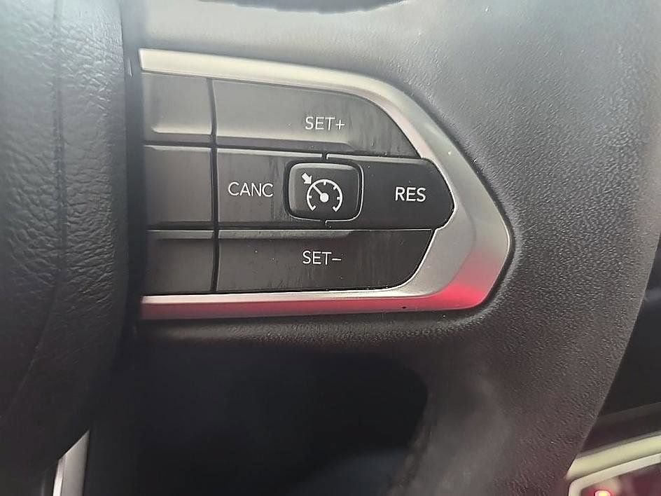 Used 2023 Jeep Compass Latitude w/ Convenience Group AWD/4WD image 18