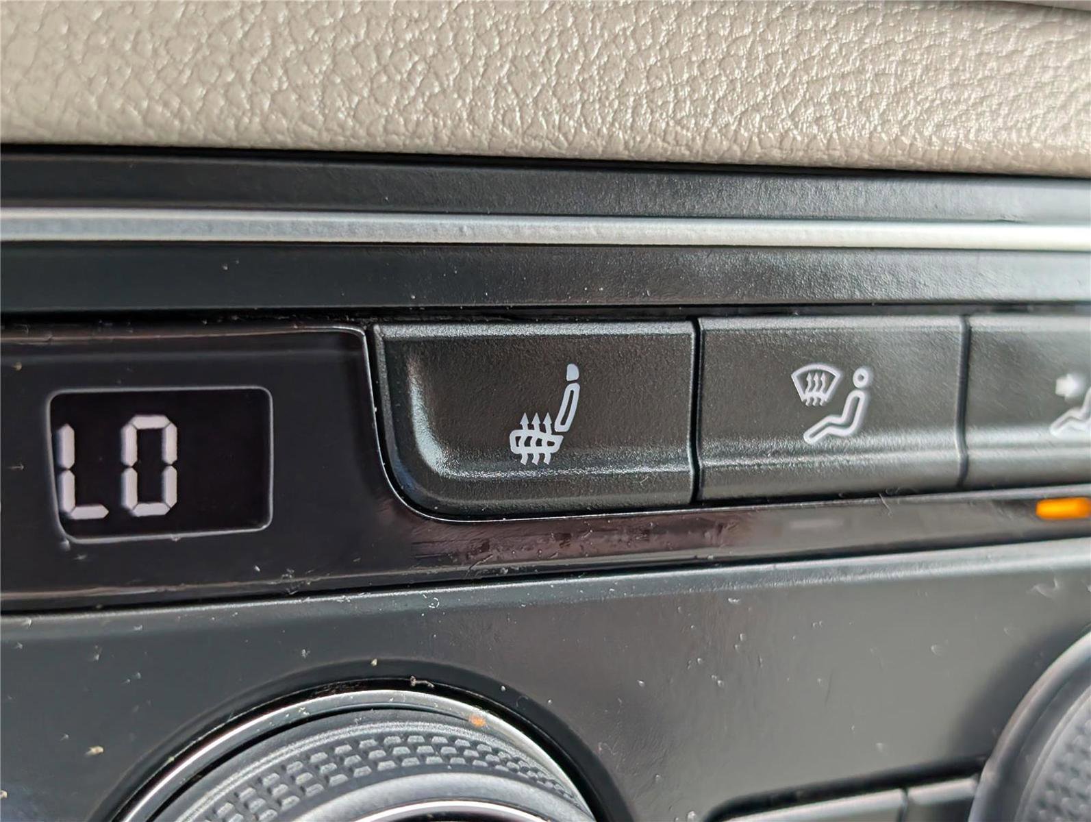 Used 2019 Volkswagen Atlas SE w/ Panoramic Sunroof Package AWD/4WD image 29