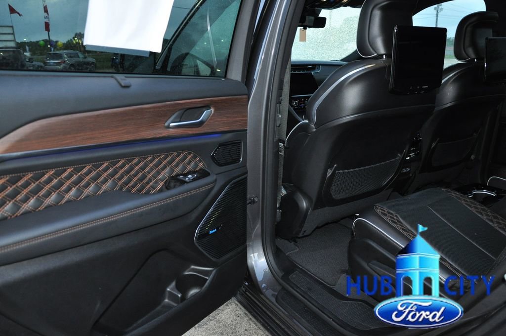 Used 2023 Jeep Grand Cherokee L Summit w/ Advanced Protech Group IV image 13