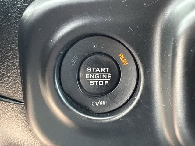 Used 2018 Jeep Wrangler Unlimited Sahara w/ Cold Weather Group image 20