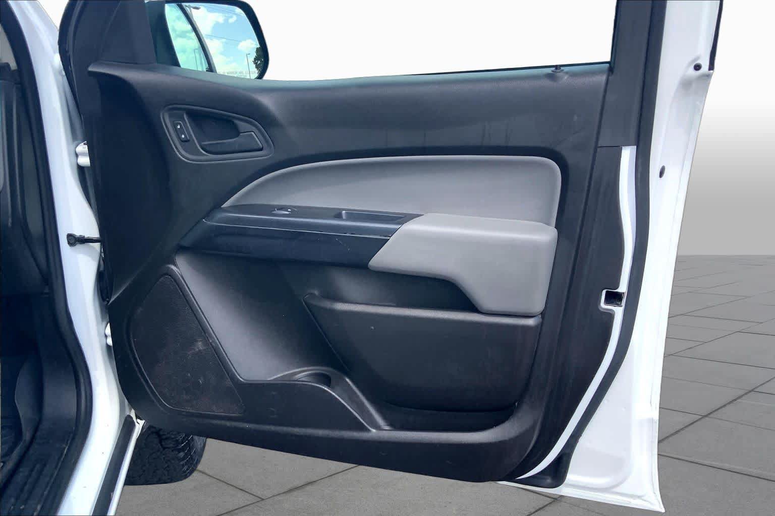 Used 2017 Chevrolet Colorado W/T RWD image 23