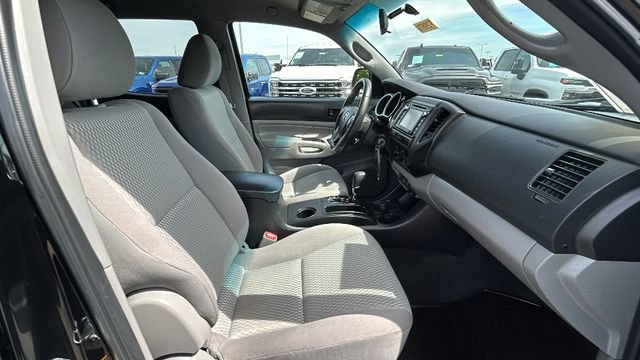 Used 2015 Toyota Tacoma PreRunner w/ Convenience Package RWD image 11