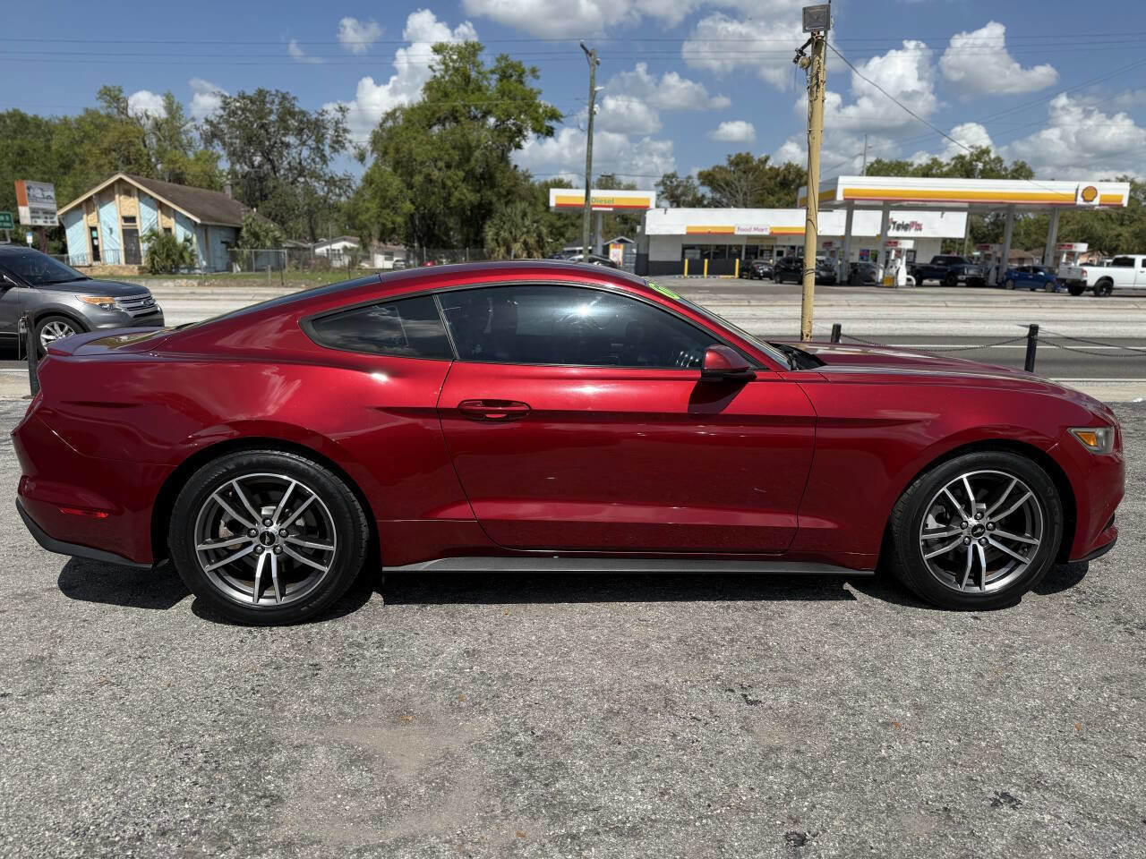 Used 2017 Ford Mustang Premium image 8
