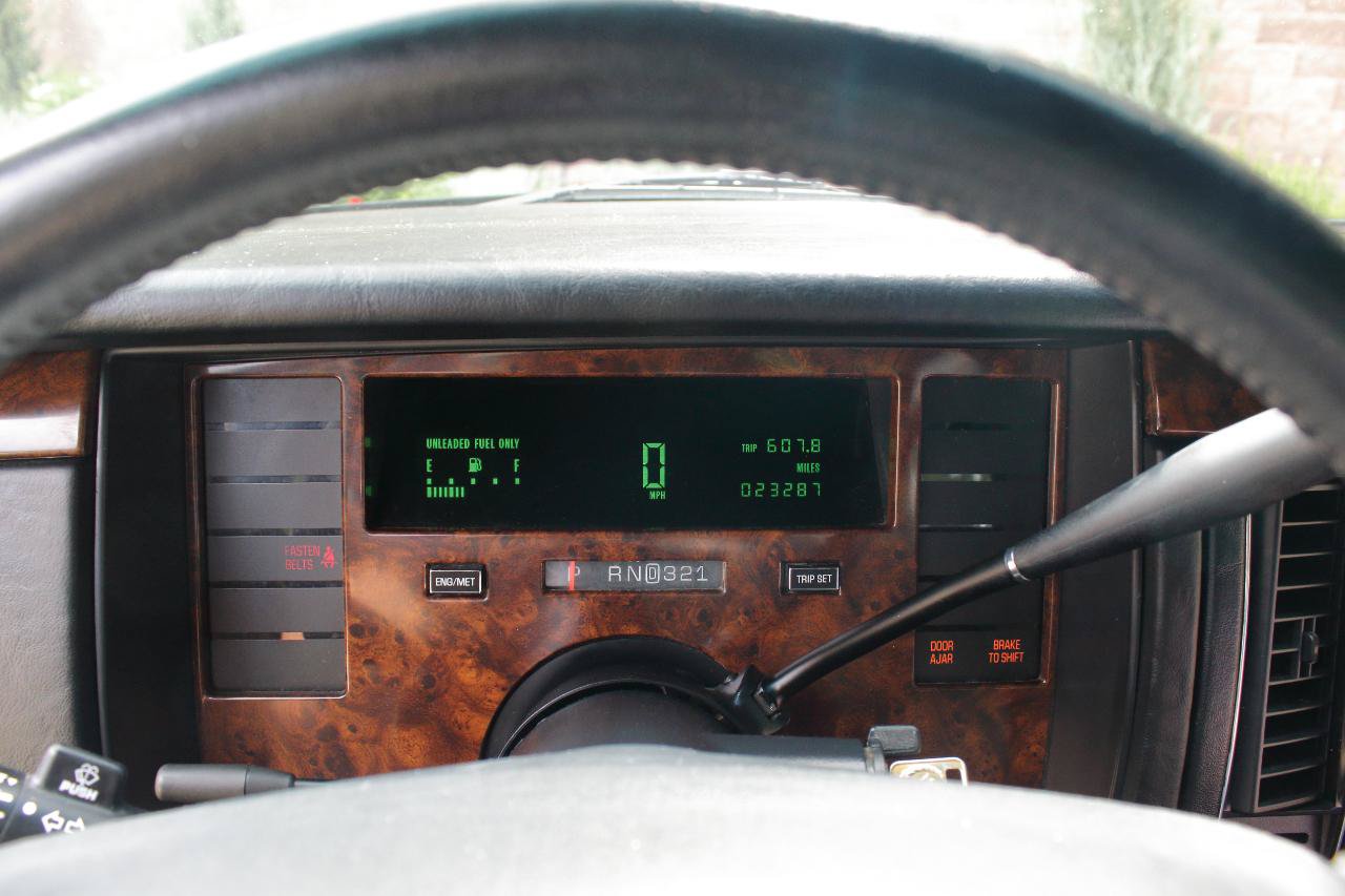 Used 1996 Cadillac Fleetwood Brougham RWD image 10