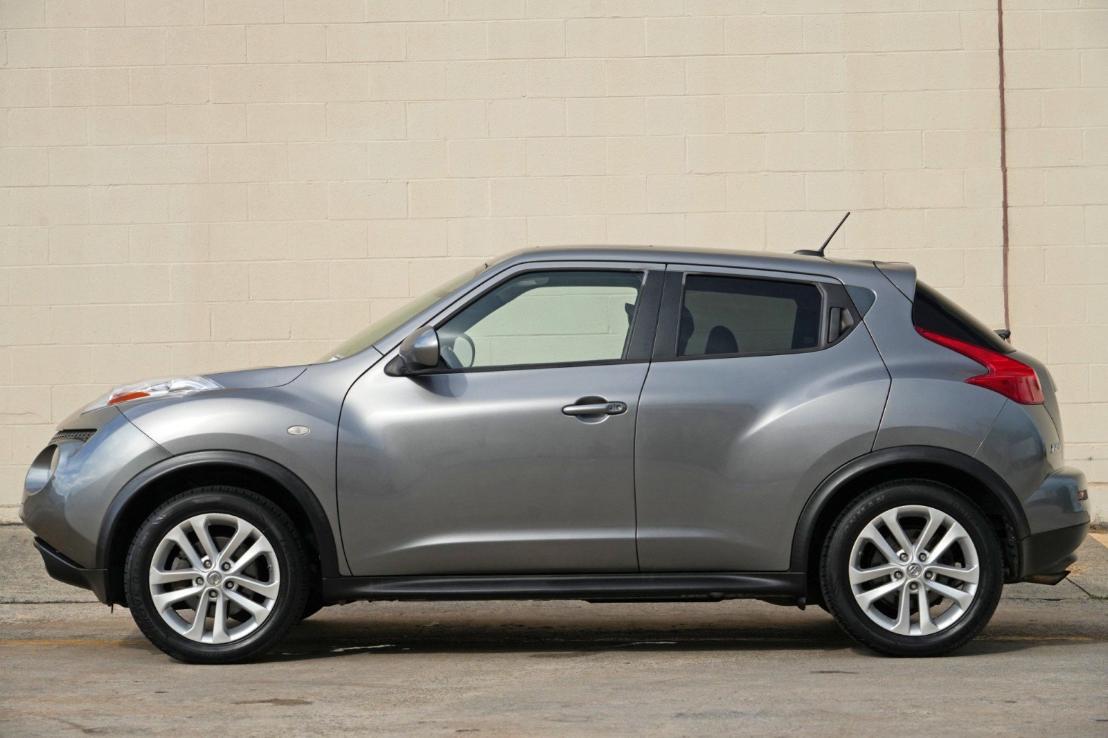 Used 2014 Nissan Juke SL AWD/4WD image 8