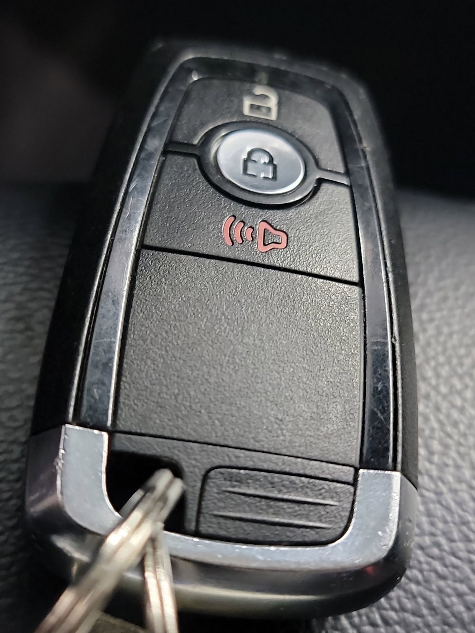 Used 2024 Ford Edge SEL image 26