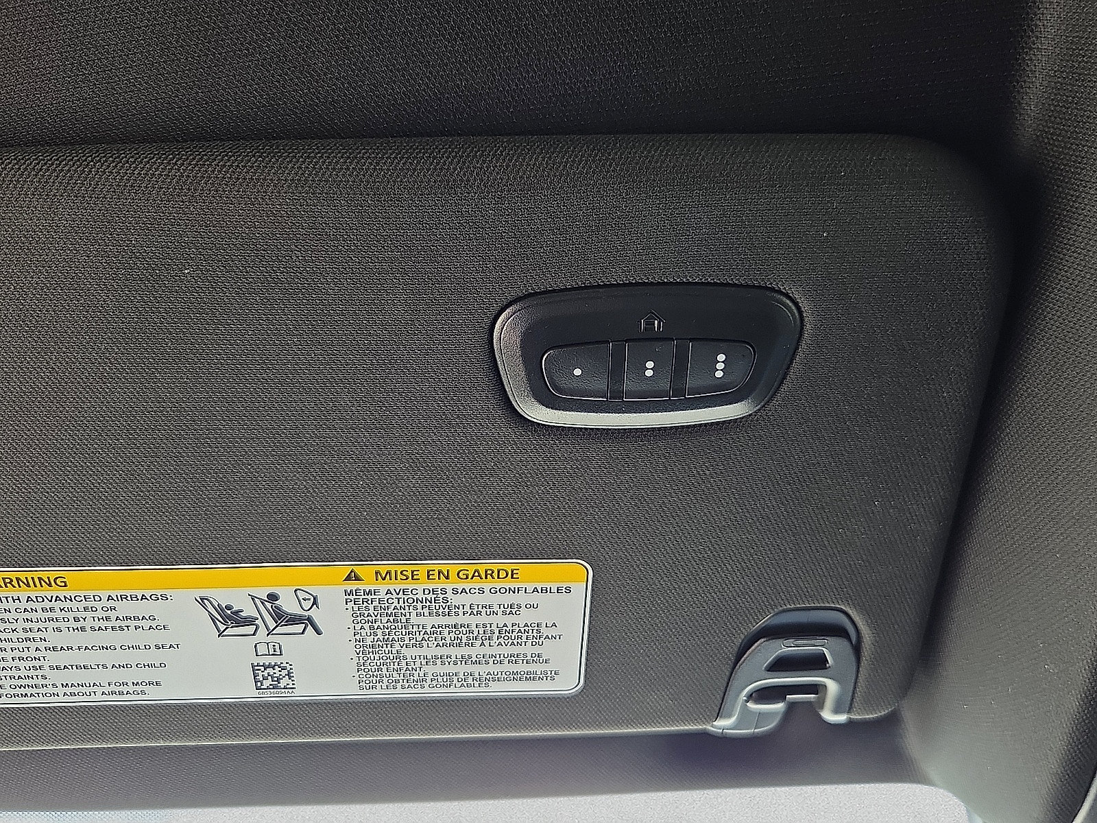 Used 2024 RAM 1500 Laramie AWD/4WD image 19