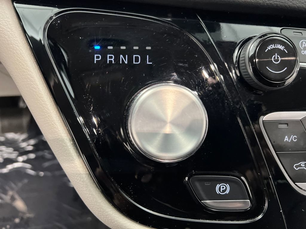 Used 2024 Chrysler Pacifica Touring-L image 52