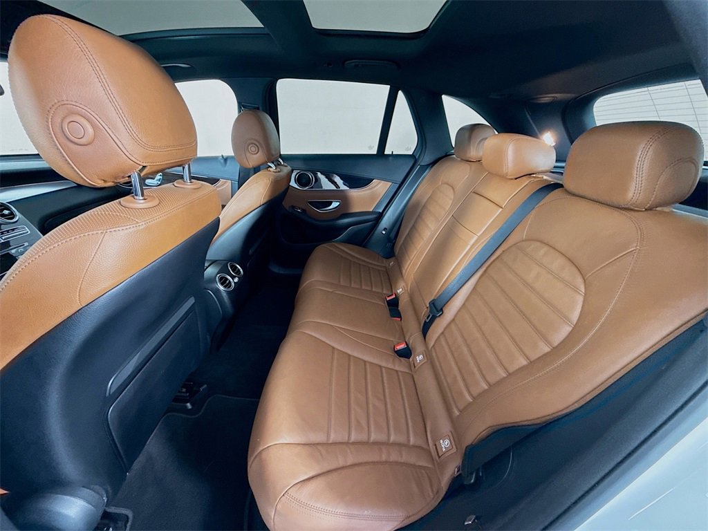 Used 2016 Mercedes-Benz GLC 300 4MATIC image 25