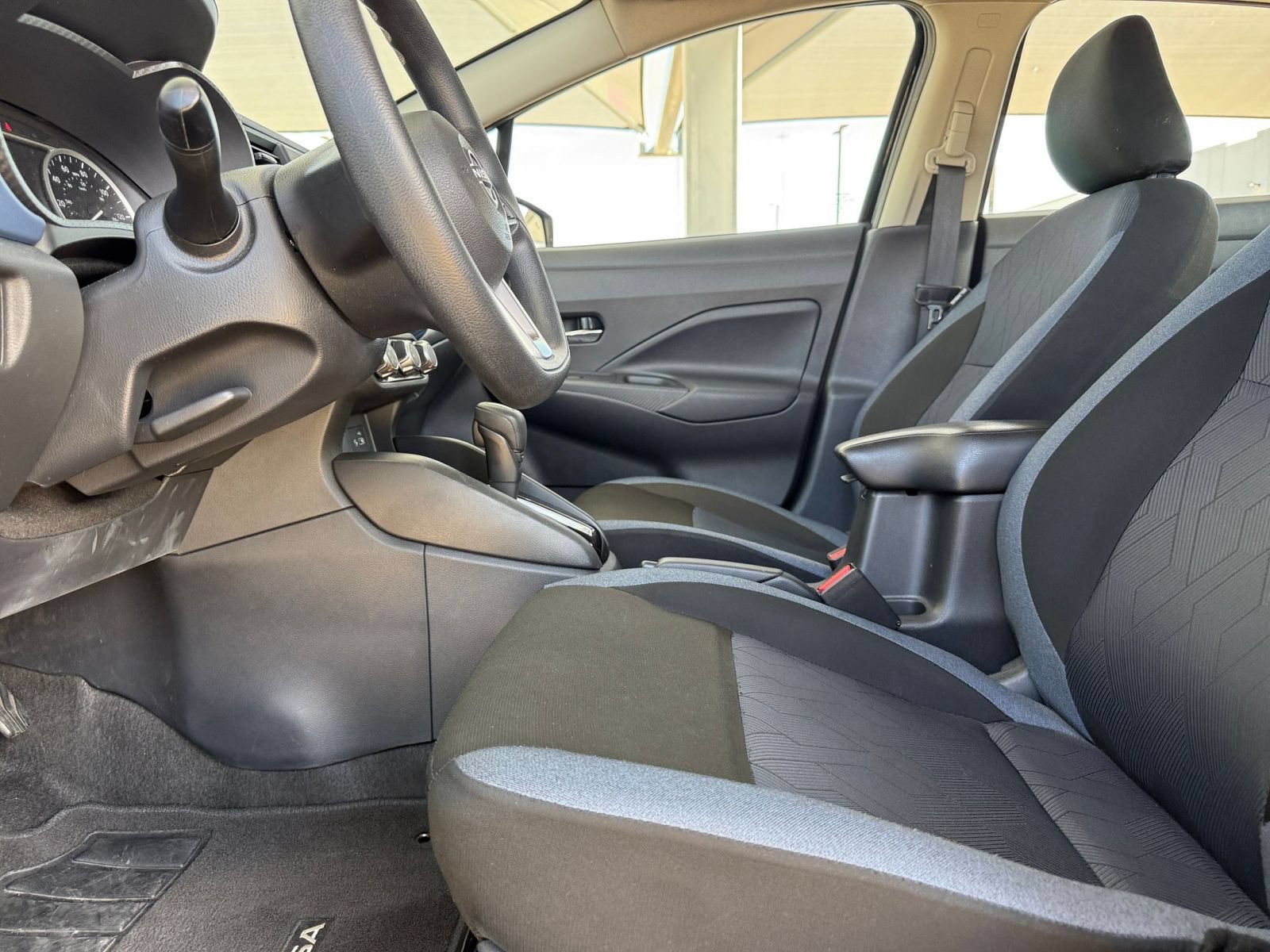 Used 2025 Nissan Versa SV FWD image 22