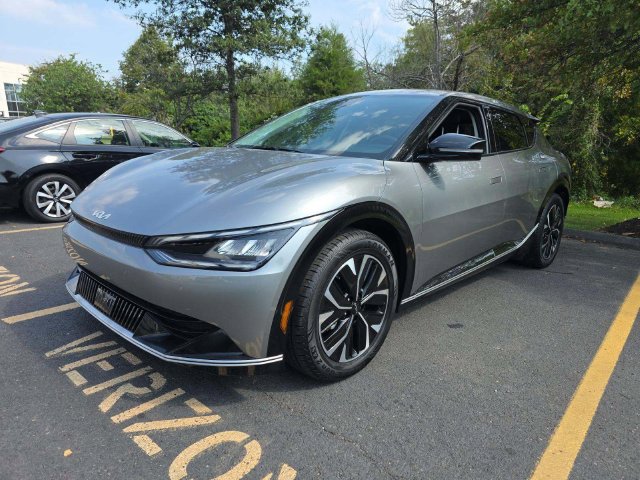 Certified 2024 Kia EV6 Wind RWD image 1