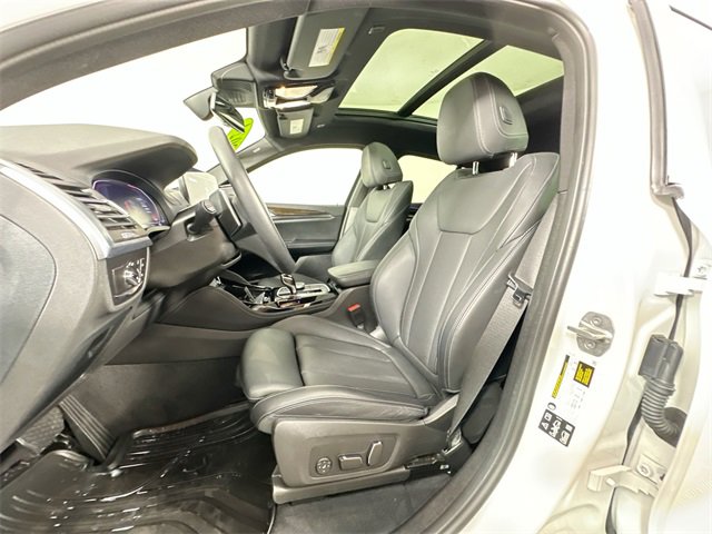 Used 2024 BMW X4 xDrive30i image 4