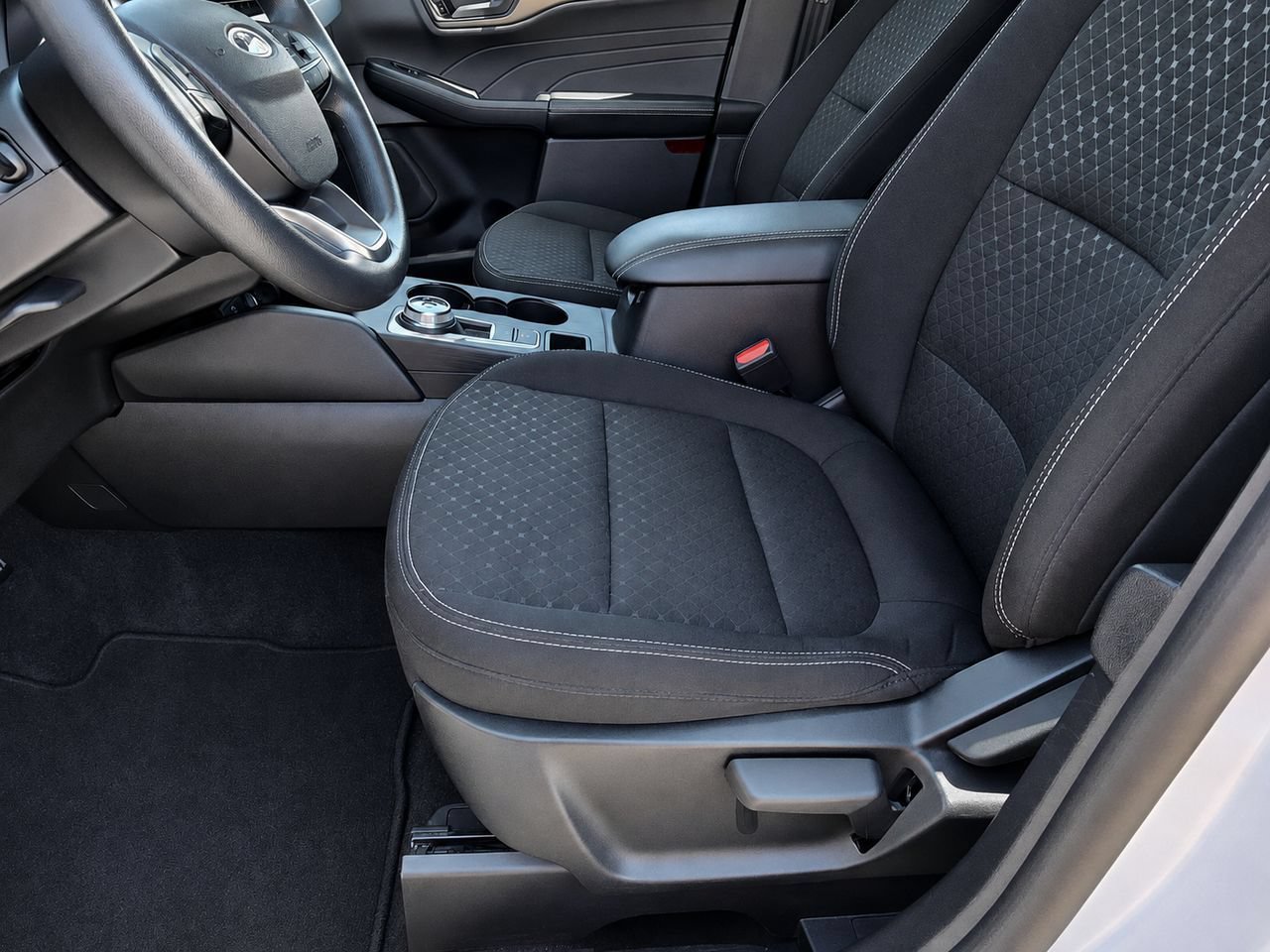 Used 2025 Ford Escape Active w/ Tech Pack #1 AWD/4WD image 17