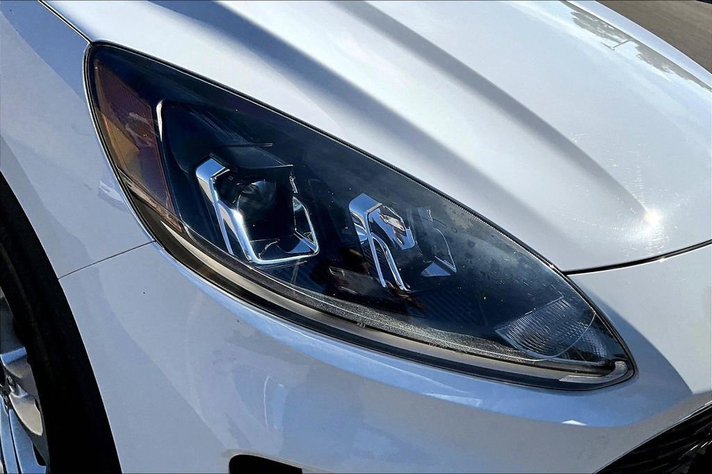 Certified 2021 Ford Escape SE image 27