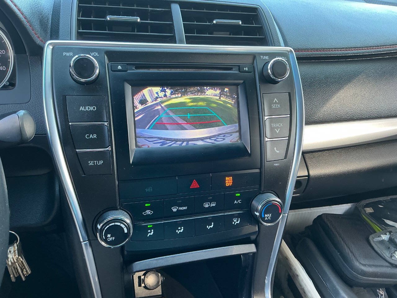 Used 2015 Toyota Camry SE FWD image 15