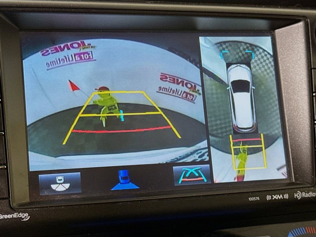 Used 2017 Toyota RAV4 SE w/ Advanced Technology Package image 5