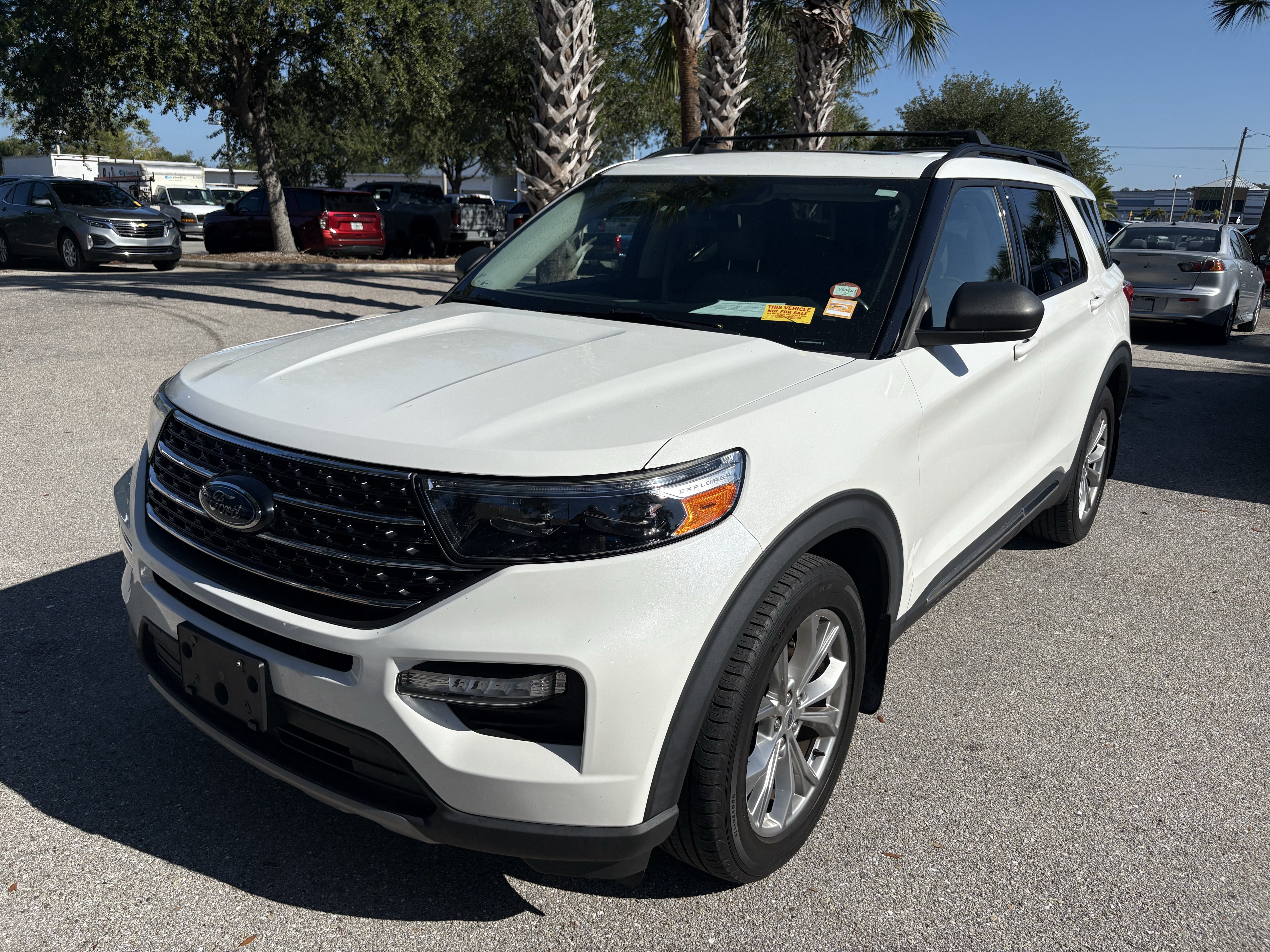 Used 2020 Ford Explorer XLT w/ Equipment Group 202A AWD/4WD image 3