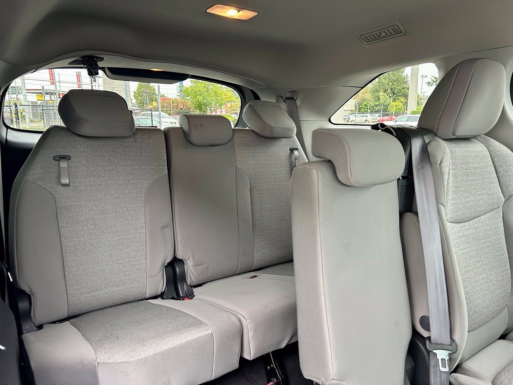 Certified 2024 Toyota Sienna LE AWD/4WD image 16