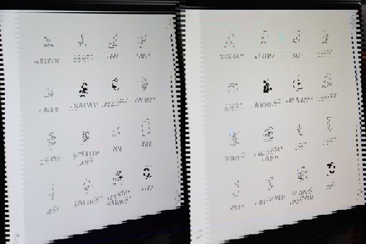 Used 2024 Jaguar F-PACE SVR image 57