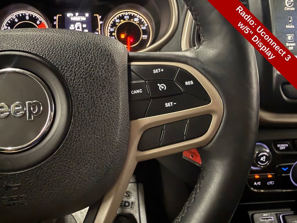 Used 2017 Jeep Cherokee Latitude w/ Cold Weather Group AWD/4WD image 18